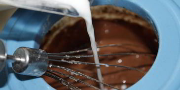 клафути шоколадный с абрикосами