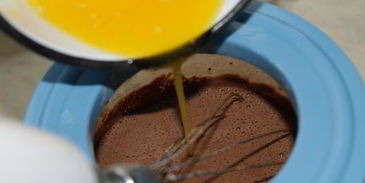 клафути шоколадный с абрикосами