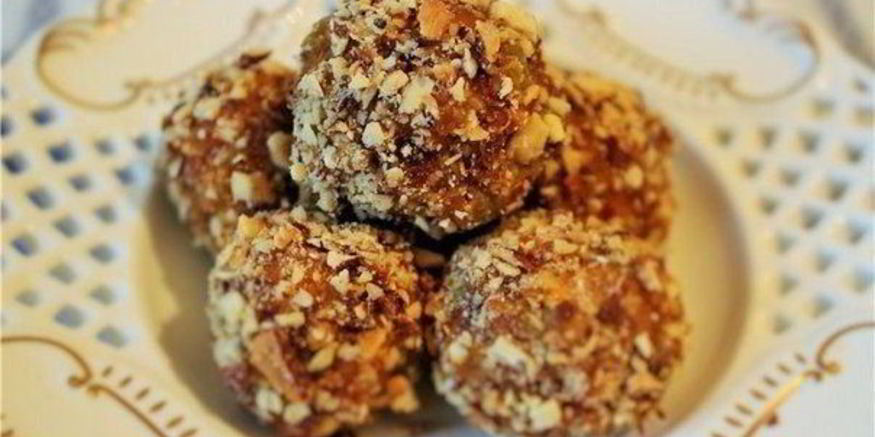 Рецепт конфет из сухофруктов и миндаля