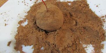 конфеты из сухофруктов с коктейльной вишней