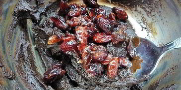 конфеты с вяленой вишней и отрубями