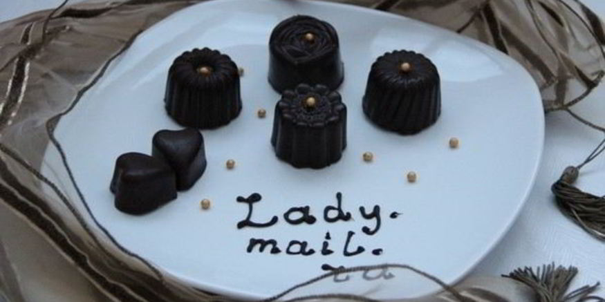 Рецепт шоколадных конфет с творожно-клубничной начинкой
