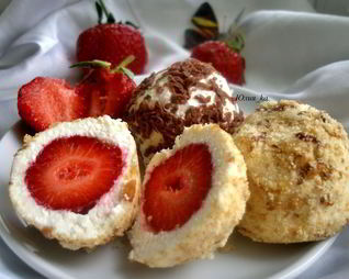 Творожные конфеты с клубникой