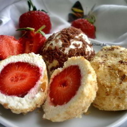 Творожные конфеты с клубникой