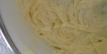 бисквитный рулет с кофейной начинкой и банановым кремом