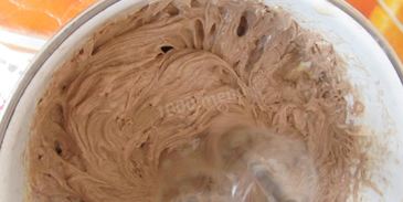 бисквитный рулет с кофейной начинкой и банановым кремом