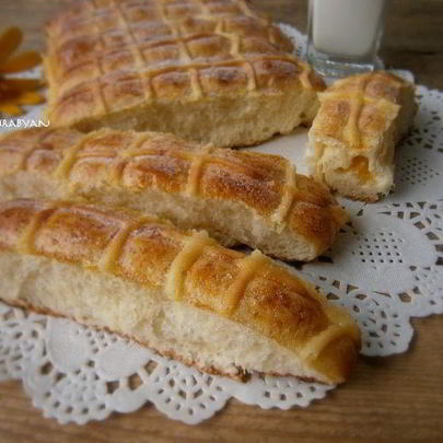 Булочки с заварным кремом и персиком