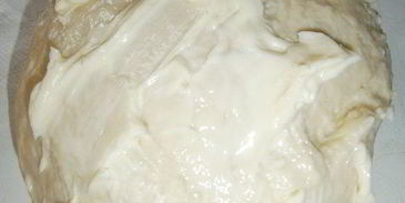 булочки с заварным кремом и персиком