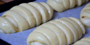 дрожжевые булочки с заварным кремом