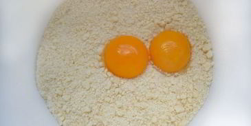 галета с творожным кремом и ягодами