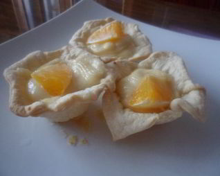 Корзиночки слоеные с творожным кремом