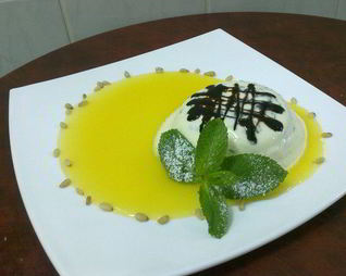 Мятный крем с лимонным соусом