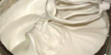 песочные корзиночки с белковым кремом