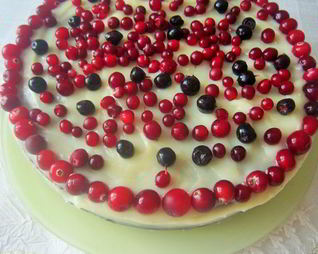 Тортик с заварным кремом и ягодами