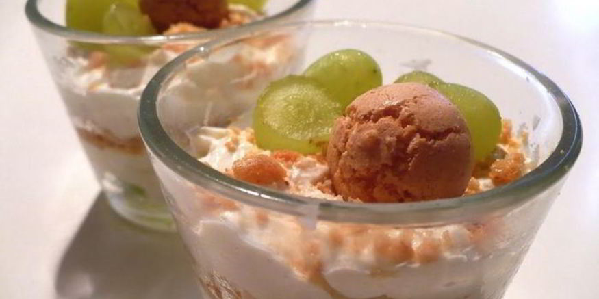 Рецепт творожного крема с виноградом и амареттини