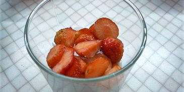 лимонно-клубничный пудинг с отрубями