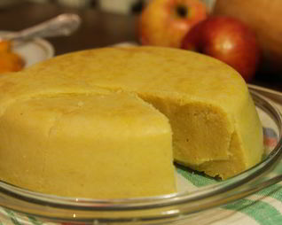 Манный пудинг с тыквой и яблоками