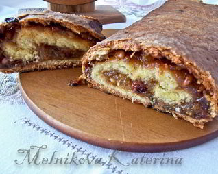 Рулет с луковым мармеладом