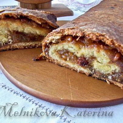 Рулет с луковым мармеладом