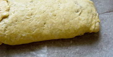 рулет с луковым мармеладом