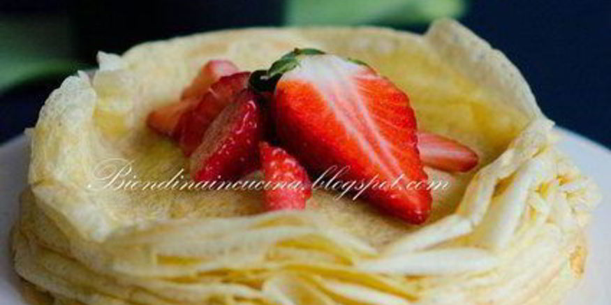 Рецепт мильфея из креп с миндалем, цитрусовым курдом и клубникой