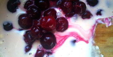 йогуртовое мороженое с вишней