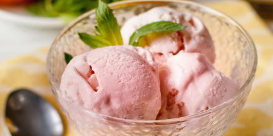 Рецепт клубничного мороженого ны сгущенке