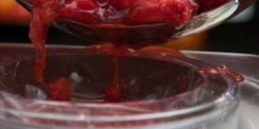 клубничное мороженое