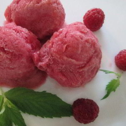 Малиново-имбирный сорбет и мороженое