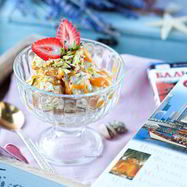 Рецепт Мороженого из замороженного банана с арахисовой пастой и соленой карамелью