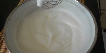 мороженое с ежевикой