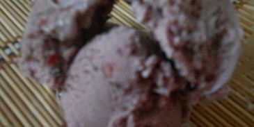 мороженое с ежевикой