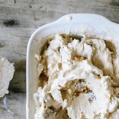 Мороженое с орехами