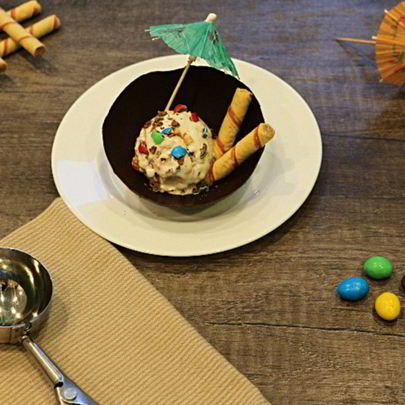 Мороженое в шоколадных вазочках