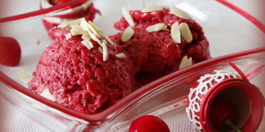 Рецепт полезного вишневого мороженого