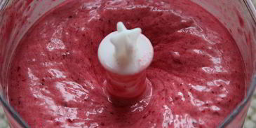 полезное вишневое мороженое