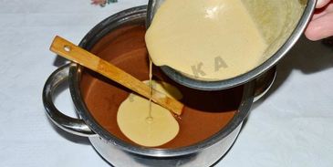 шоколадное мороженое с орехами в блендере