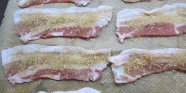 сливочное мороженое с карамельным беконом