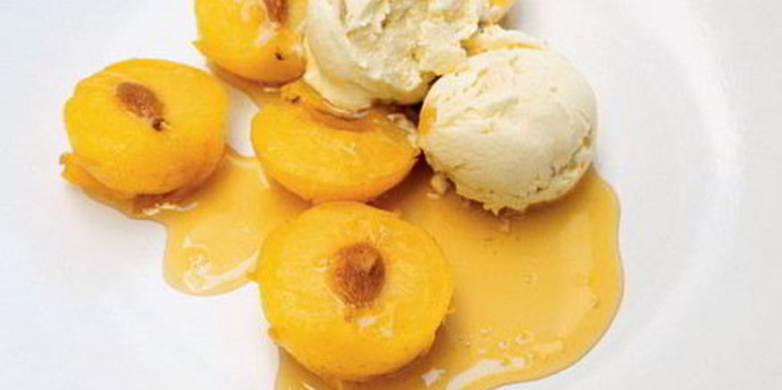 Рецепт слив в меду и мороженое с медом, нугой и имбирем