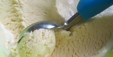 ванильное мороженое-пломбир