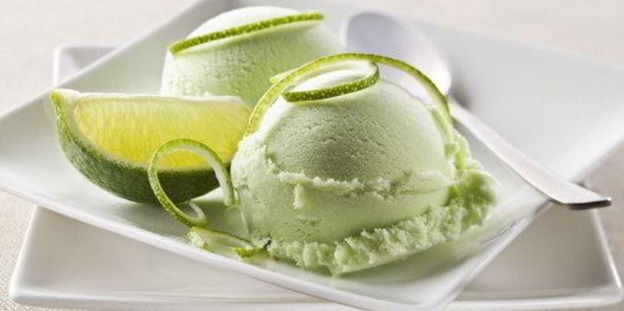 Рецепт зеленого мороженого из авокадо с текилой