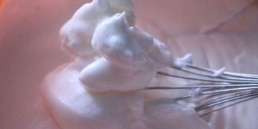 бисквитные стаканчики с черничным муссом