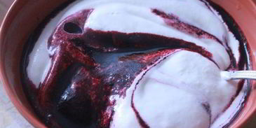 бисквитные стаканчики с черничным муссом