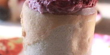 бисквитные стаканчики с черничным муссом