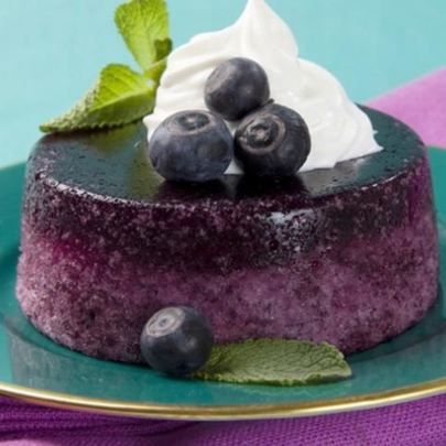 Фруктово-ягодный мусс со взбитыми сливками