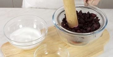 фруктово-ягодный мусс со взбитыми сливками