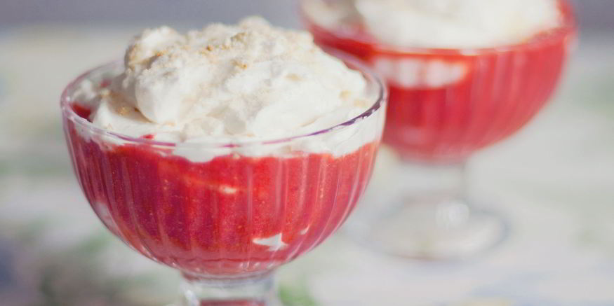 Рецепт йогуртового мусса с клубникой