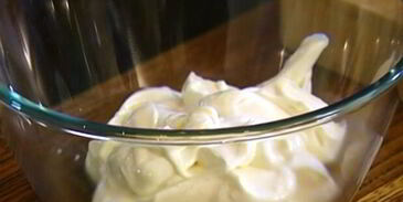 йогуртовый мусс с малиной и мятой