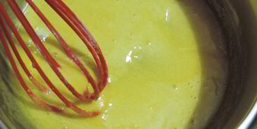 клюквенный торт-мусс с миндальным пралине праздничный