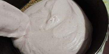 клюквенный торт-мусс с миндальным пралине праздничный